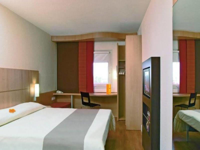 Hotel Ibis Shenyang Tiexi Экстерьер фото