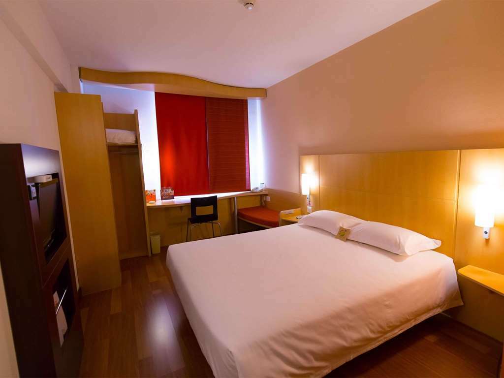 Hotel Ibis Shenyang Tiexi Номер фото