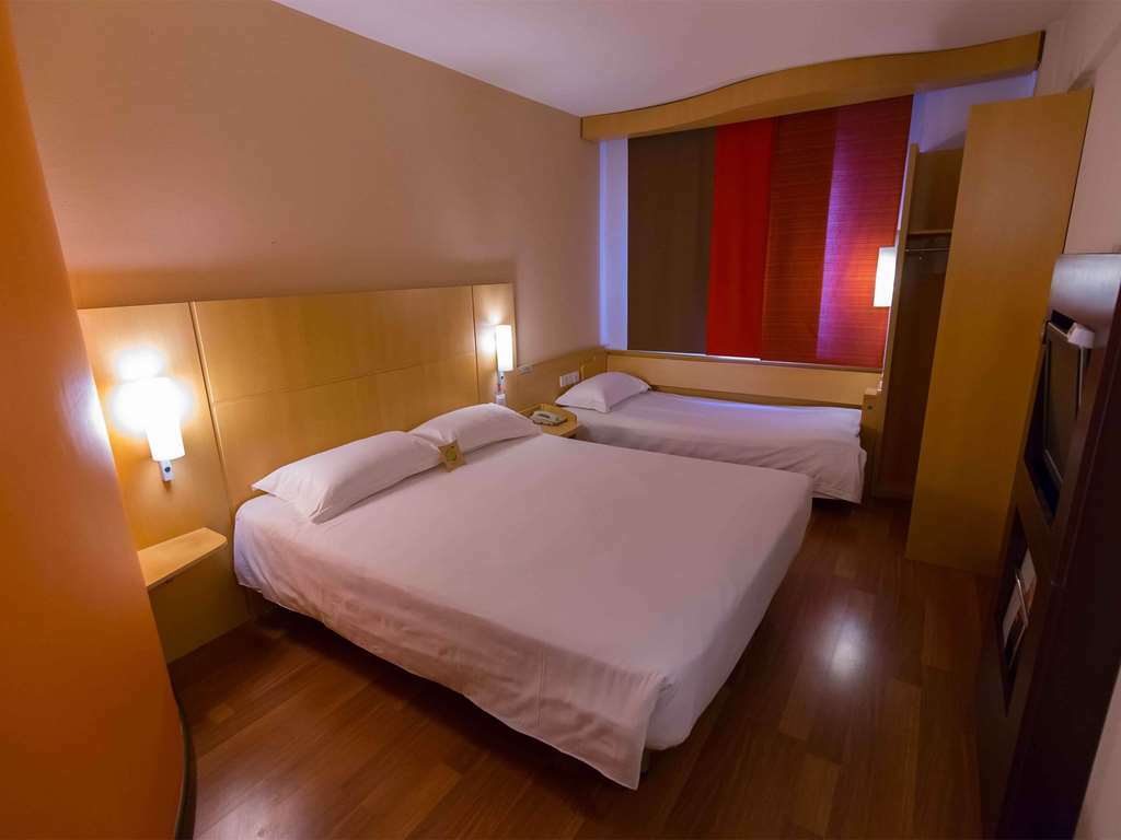 Hotel Ibis Shenyang Tiexi Номер фото